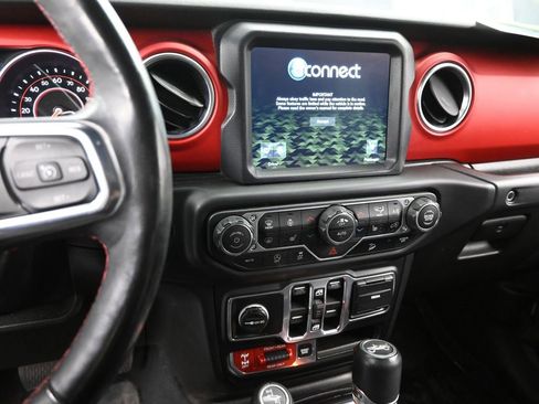 Used 2018 Jeep Wrangler Unlimited Rubicon w/ Dual Top Group image 17