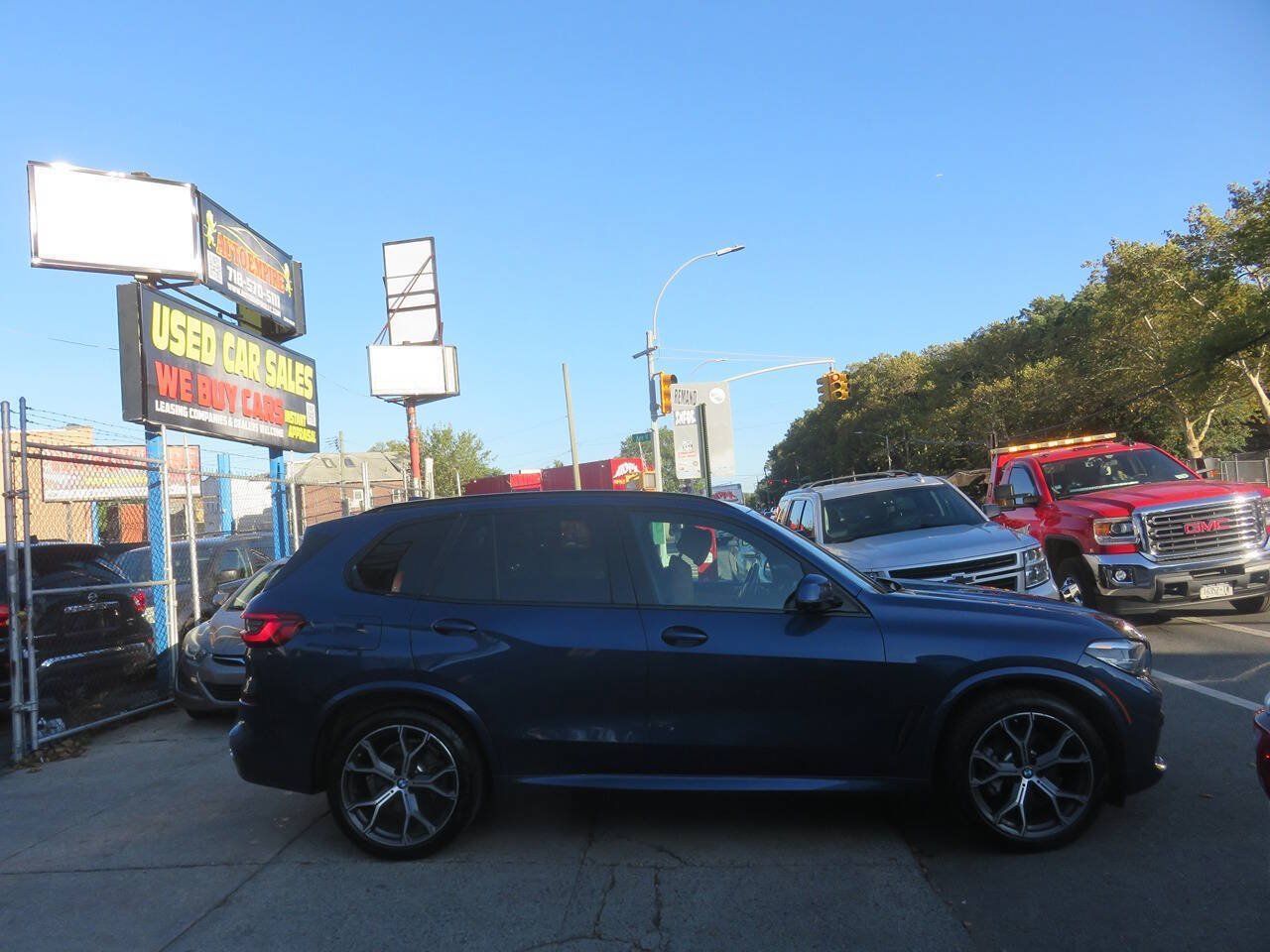 Used 2019 BMW X5 xDrive40i w/ M Sport Package AWD/4WD image 8