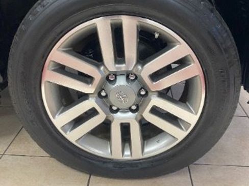 Used 2011 Toyota 4Runner Limited image 28