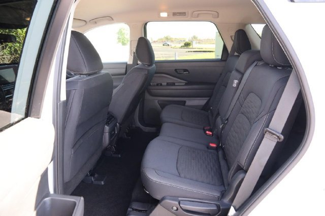 Certified 2025 Nissan Pathfinder SV AWD/4WD image 10