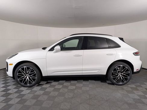 New 2026 Porsche Macan image 2
