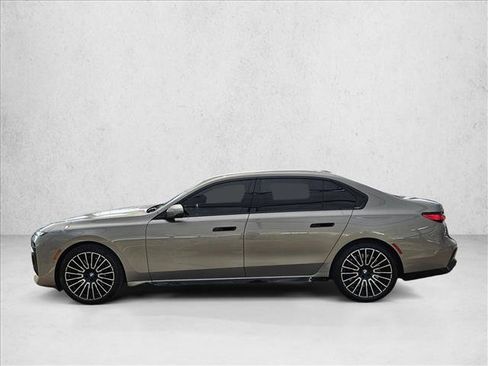 Used 2025 BMW 760i xDrive w/ Executive Package AWD/4WD image 8