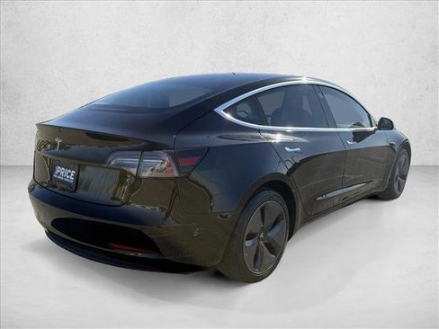 Used 2018 Tesla Model 3 Mid Range image 5