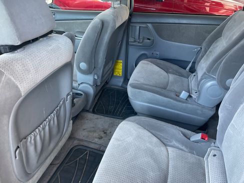 Used 2010 Toyota Sienna LE FWD image 10