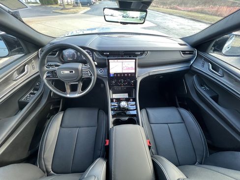 New 2025 Jeep Grand Cherokee L Overland w/ Luxury Tech Group IV AWD/4WD image 24