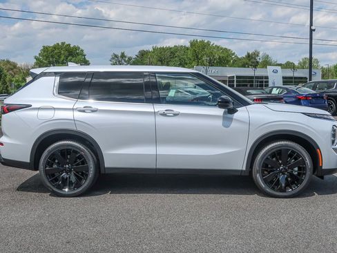 New 2026 Mitsubishi Outlander LE AWD/4WD image 5