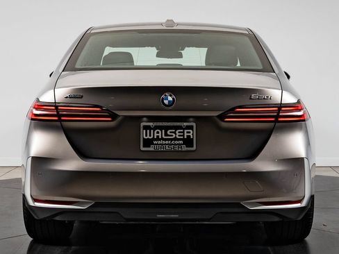 Certified 2025 BMW 530i xDrive w/ Premium Package AWD/4WD image 7