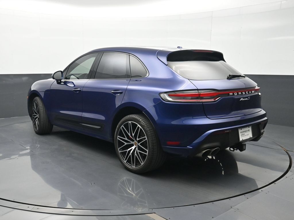 Certified 2023 Porsche Macan S AWD/4WD image 3