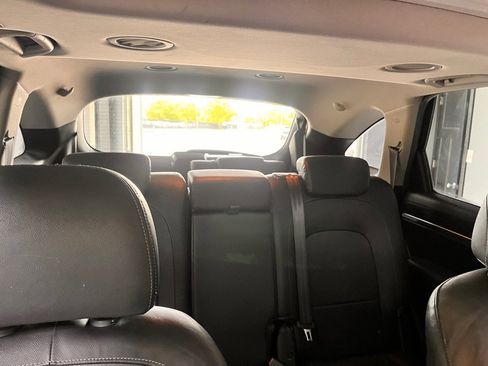 Used 2010 Hyundai Veracruz Limited image 25