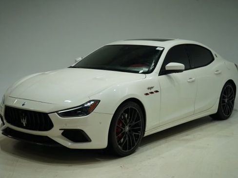 Certified 2022 Maserati Ghibli Trofeo RWD image 3