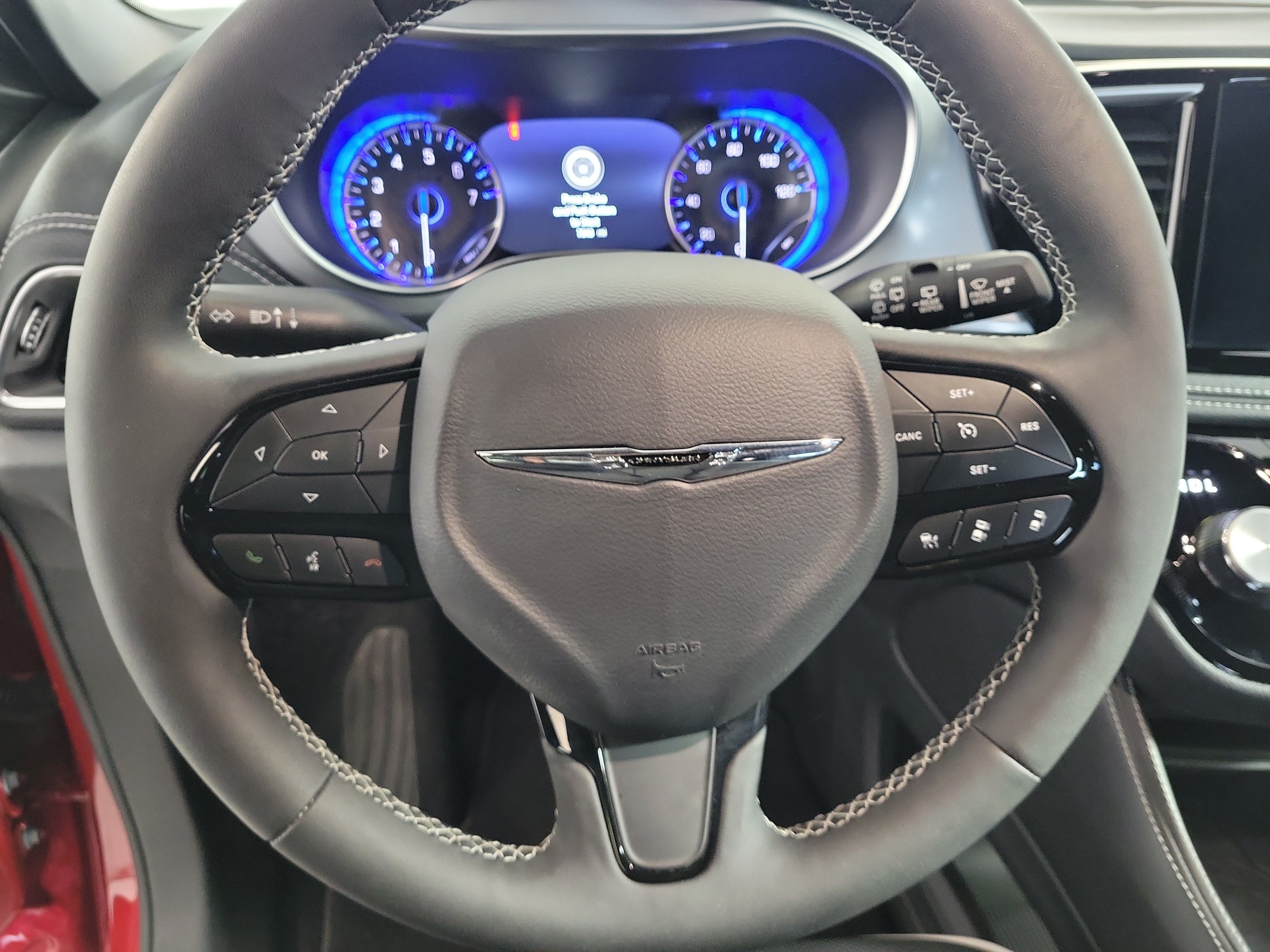 Used 2026 Chrysler Pacifica Limited w/ S Appearance Package FWD image 15