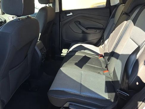 Used 2017 Ford Escape SE w/ Equipment Group 201A AWD/4WD image 6