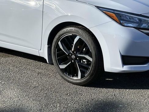 New 2025 Nissan Versa SR w/ Trunk Package image 7