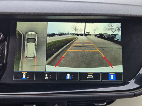 Used 2022 Buick Envision Avenir w/ Technology Package II image 15