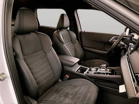 Used 2023 Mitsubishi Outlander SE Black Edition AWD/4WD image 7
