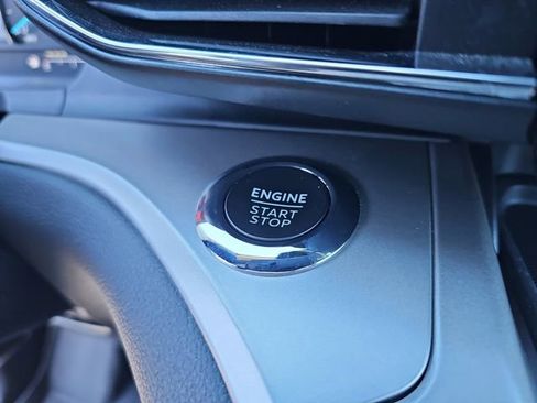 Used 2022 Ford Explorer XLT w/ Equipment Group 202A image 30