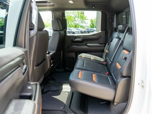 Used 2025 GMC Sierra 1500 AT4 w/ AT4 Premium Package AWD/4WD image 13