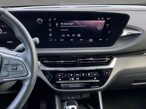 Used 2025 Buick Envista Avenir image 6