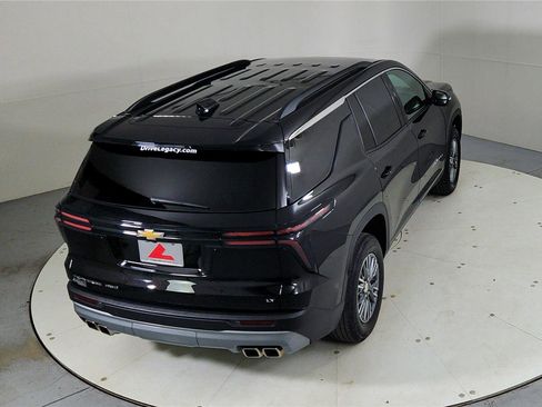 Used 2024 Chevrolet Traverse LT image 42