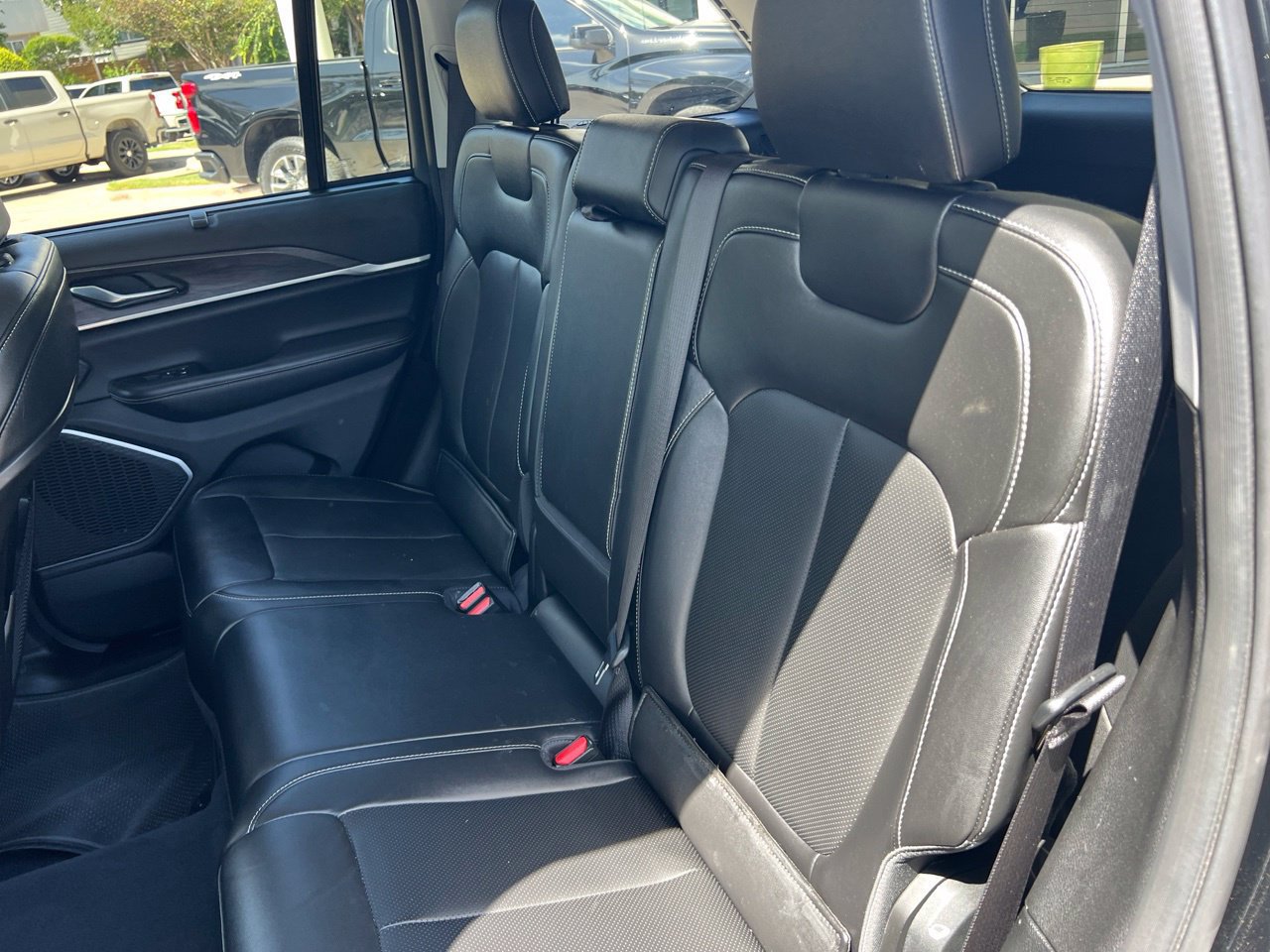 Used 2023 Jeep Grand Cherokee 4WD 4xe w/ Luxury Tech Group II image 23