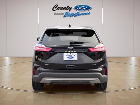 Used 2023 Ford Edge SEL image 11