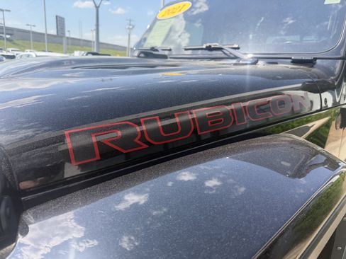 Used 2021 Jeep Gladiator Rubicon AWD/4WD image 19