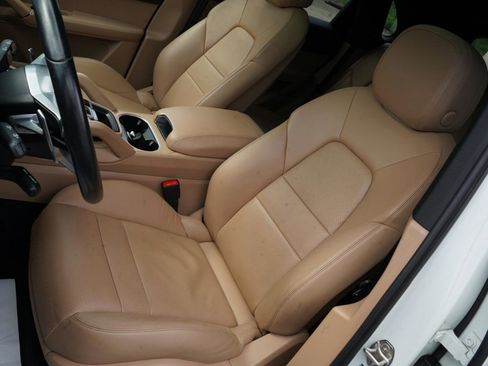 Used 2020 Porsche Cayenne AWD/4WD image 19