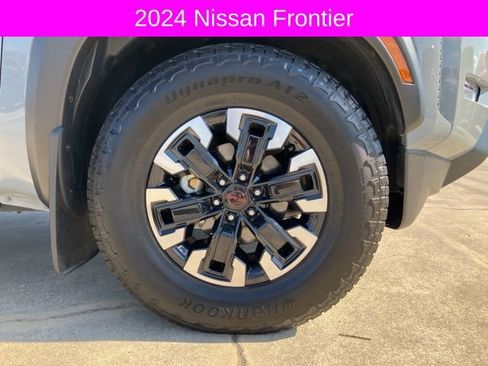 Used 2024 Nissan Frontier Pro-X image 10