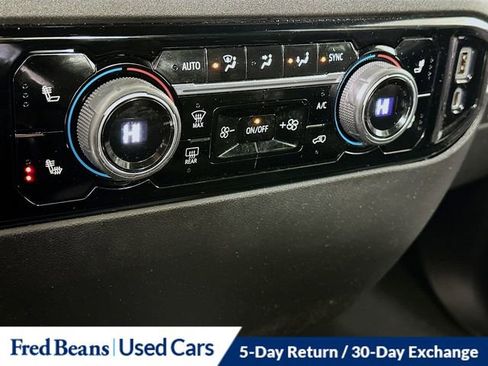 Used 2023 Chevrolet Silverado 1500 LT image 18