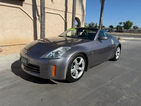 Used 2007 Nissan 350Z Touring RWD image 1