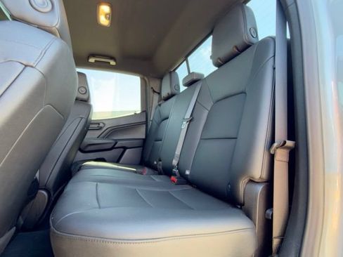 Used 2025 Chevrolet Colorado Trail Boss AWD/4WD image 21
