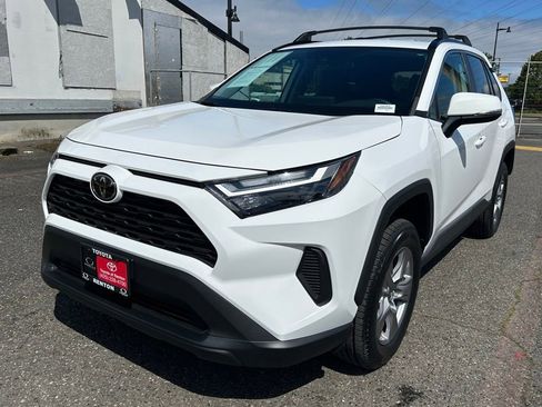 Certified 2022 Toyota RAV4 XLE w/ XLE Grade Weather Package AWD/4WD image 1