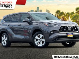 Used 2023 Toyota Highlander LE AWD/4WD video 1