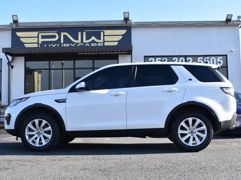Used 2018 Land Rover Discovery Sport SE image 6