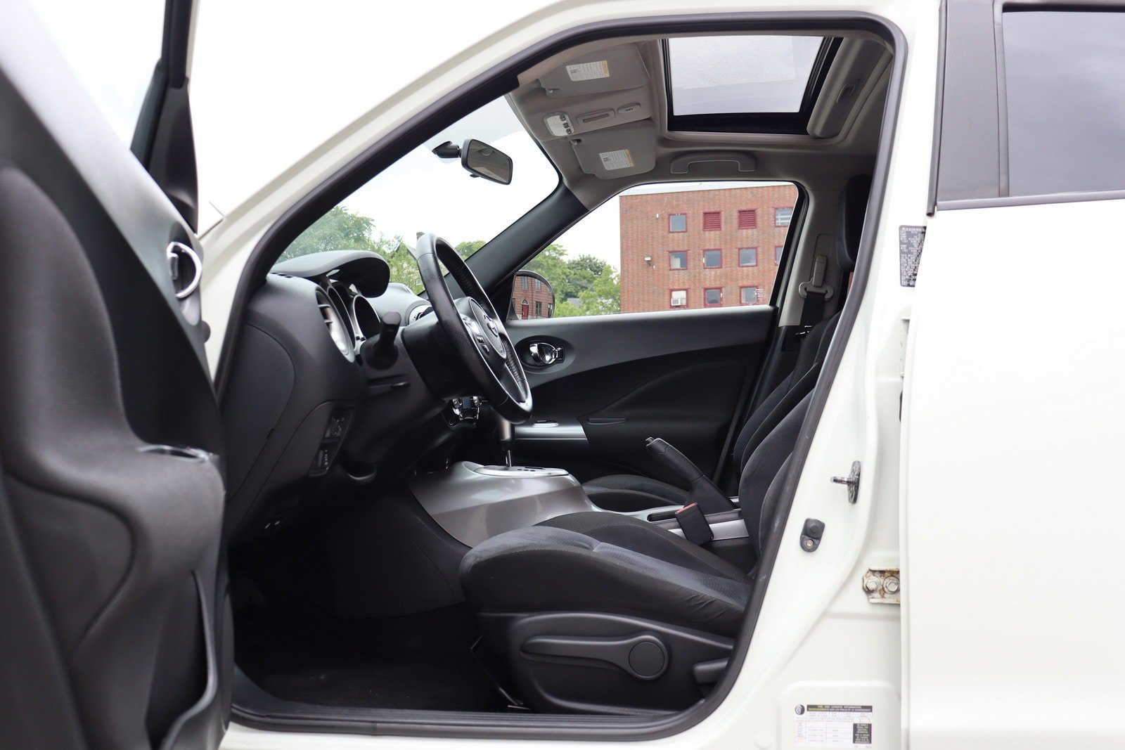 Used 2011 Nissan Juke SV AWD/4WD image 11