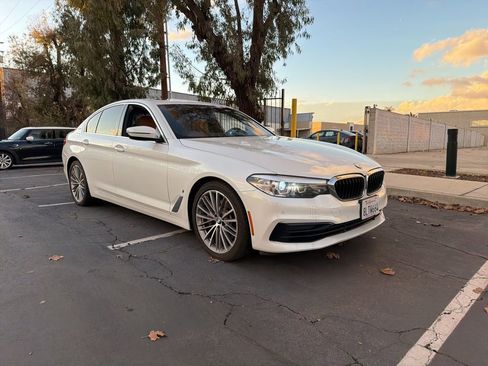 Used 2019 BMW 530e w/ Convenience Package image 7