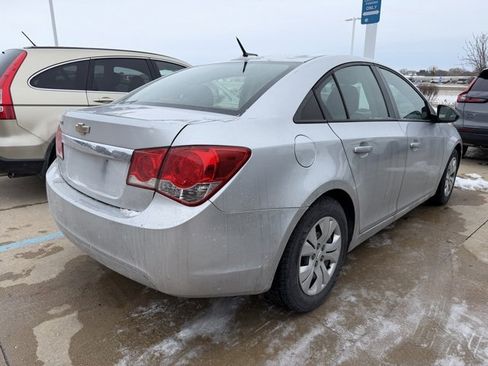 Used 2013 Chevrolet Cruze LS image 2