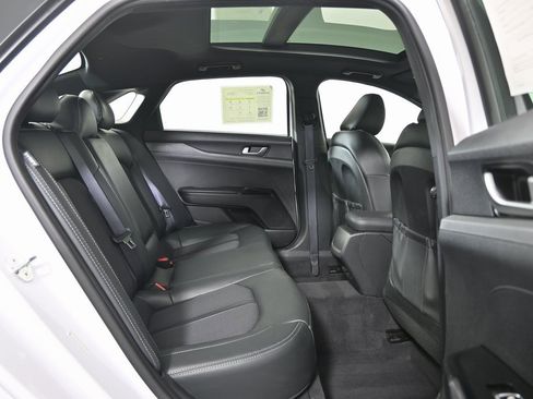 Used 2023 Kia K5 GT-Line image 15