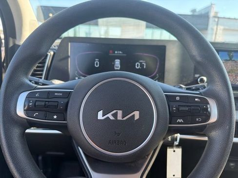 Used 2023 Kia Sportage LX AWD/4WD image 16