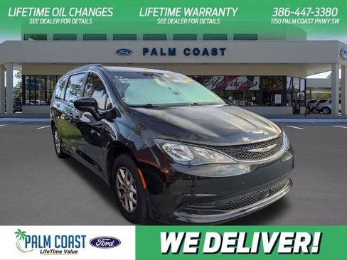 Used 2021 Chrysler Voyager Lxi FWD image 1