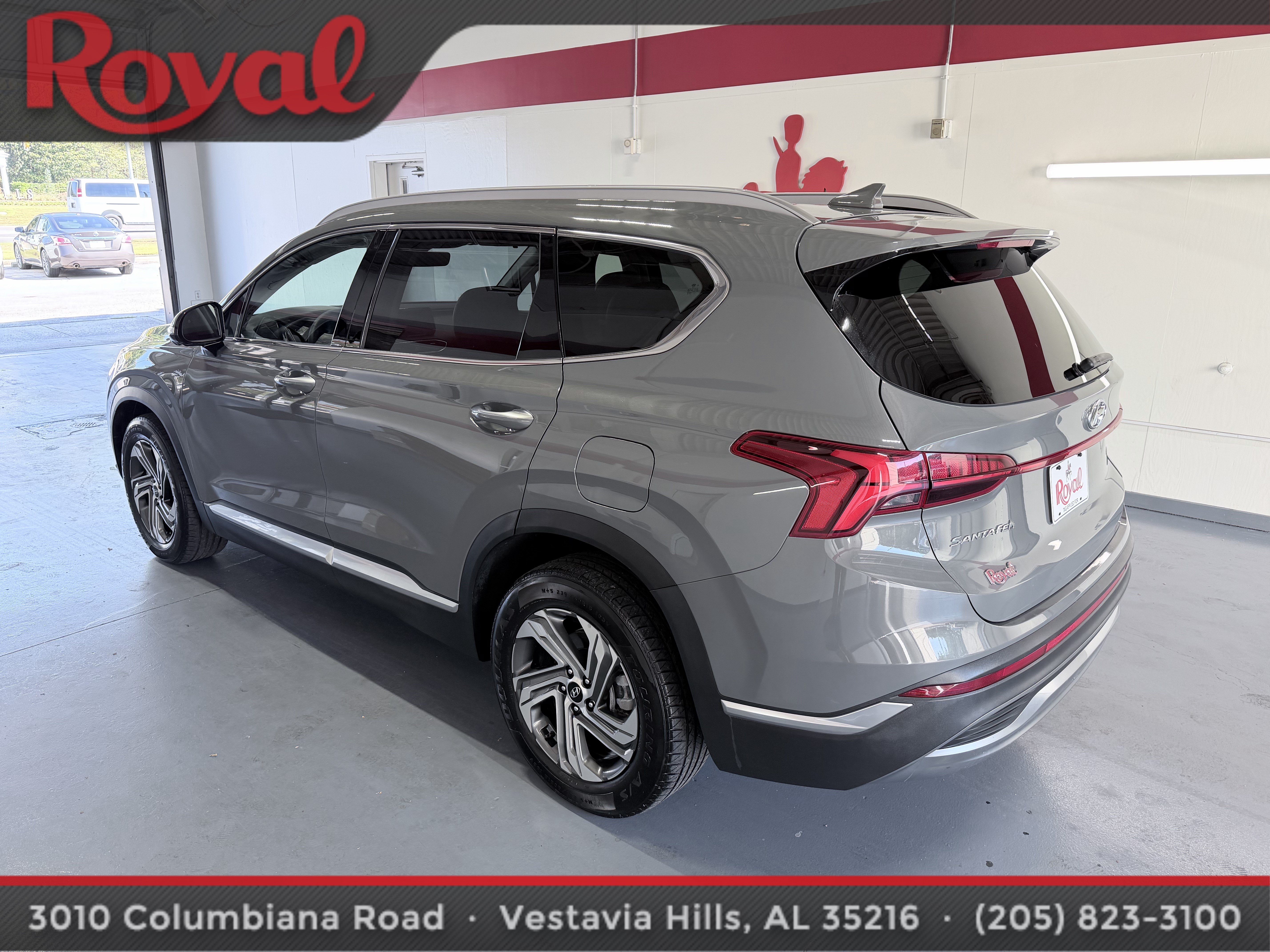 Used 2023 Hyundai Santa Fe SEL w/ Premium Package FWD image 9