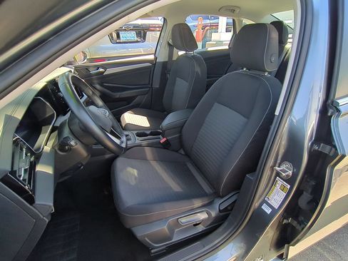 Used 2025 Volkswagen Jetta S FWD image 17