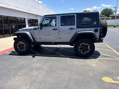 Used 2017 Jeep Wrangler Unlimited Rubicon AWD/4WD image 8