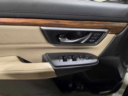 Used 2018 Honda CR-V Touring image 5
