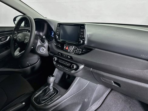 Used 2018 Hyundai Elantra GT FWD image 27