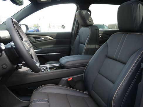 New 2026 Chevrolet Traverse High Country image 9