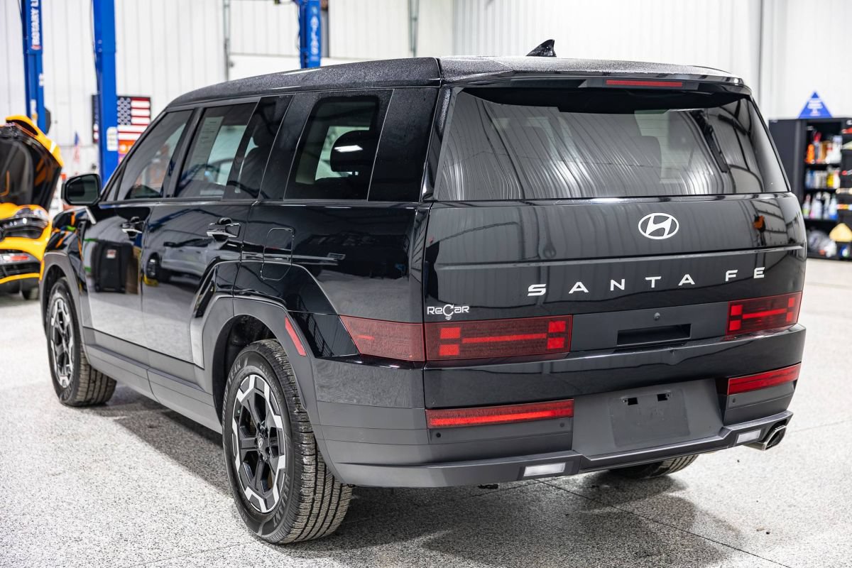 Used 2024 Hyundai Santa Fe SE FWD image 4