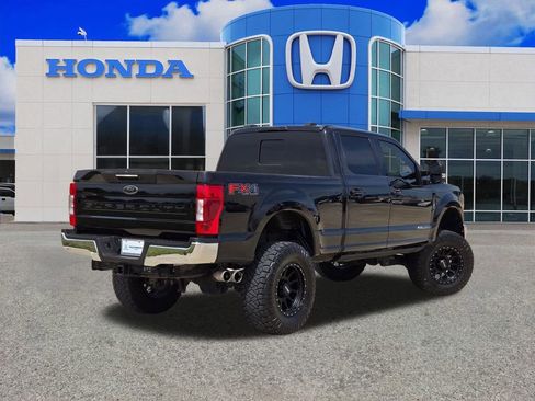 Used 2020 Ford F250 Lariat w/ Lariat Ultimate Package AWD/4WD image 3