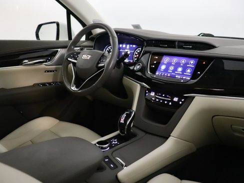 Used 2024 Cadillac XT6 Premium Luxury w/ Technology Package AWD/4WD image 29