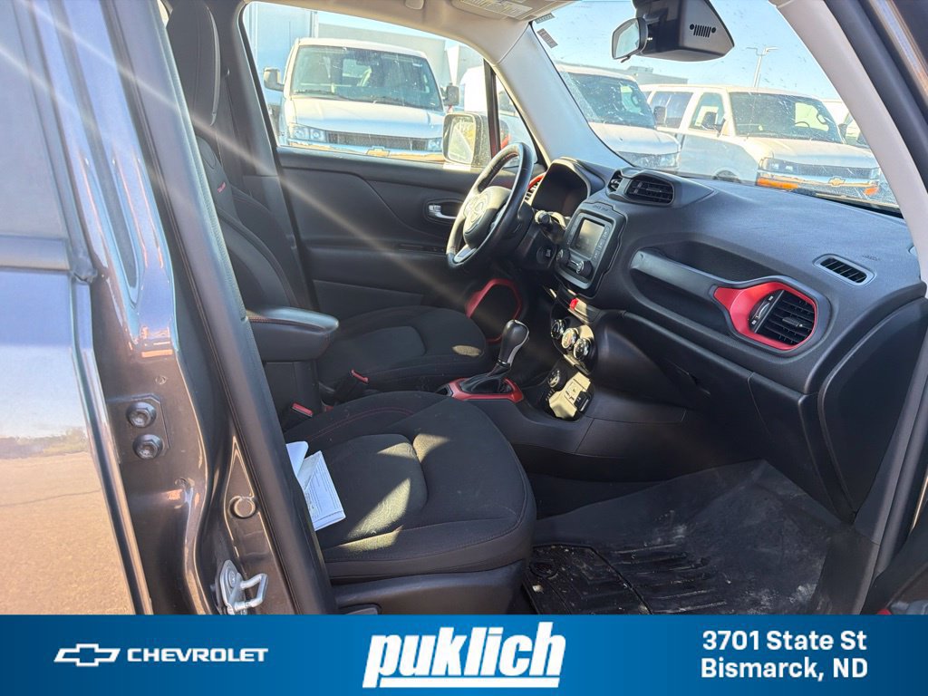 Used 2016 Jeep Renegade Trailhawk AWD/4WD image 26